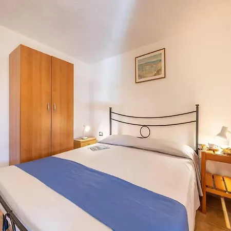Holiday home Appealing Near The Sea Porto Istana